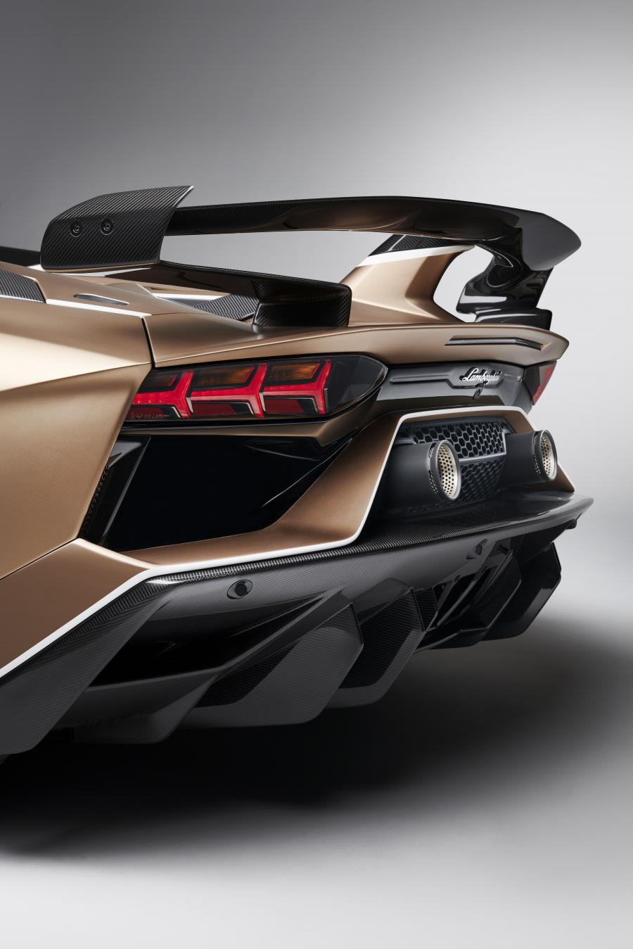 Детали экстерьера Lamborghini Aventador SVJ Roadster 2019 года  (WW) (фото 13 из 37)